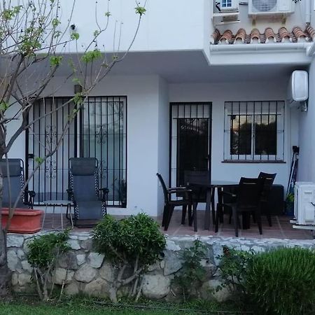 Beautiful Apartment In La Carihuela, Торремолинос Экстерьер фото
