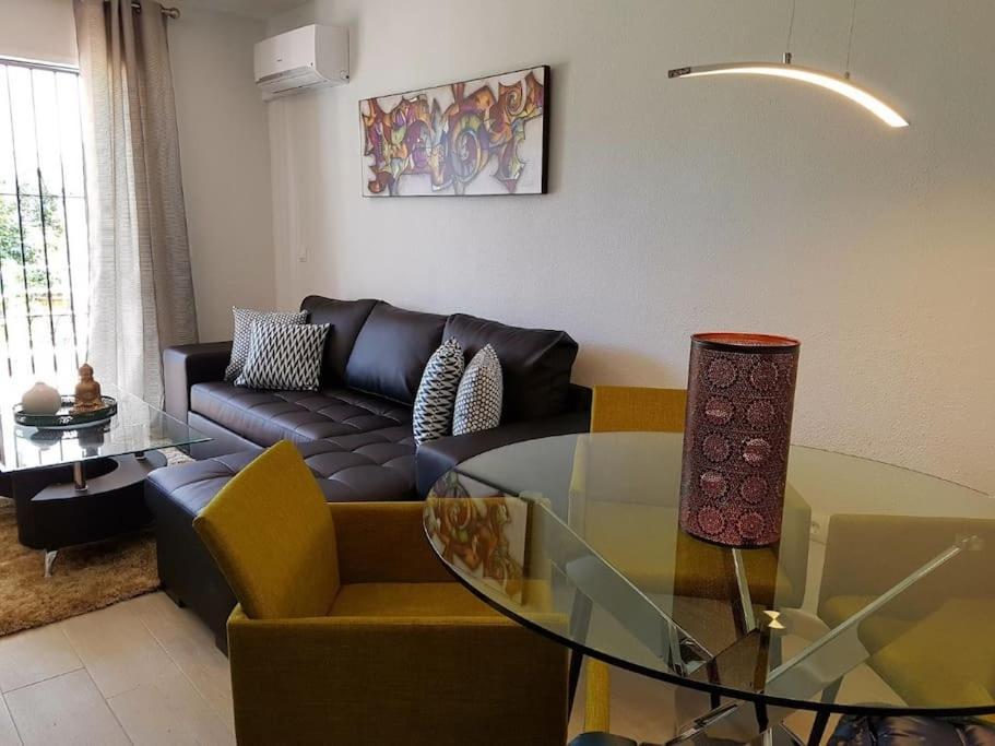 Beautiful Apartment In La Carihuela, Торремолинос Экстерьер фото